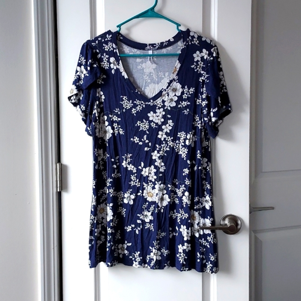 Cathy short sleeve tee large blue white flower print